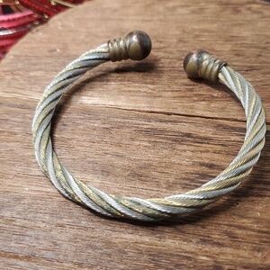 B3229‎ tri metal twist cable cuff estate bracelet